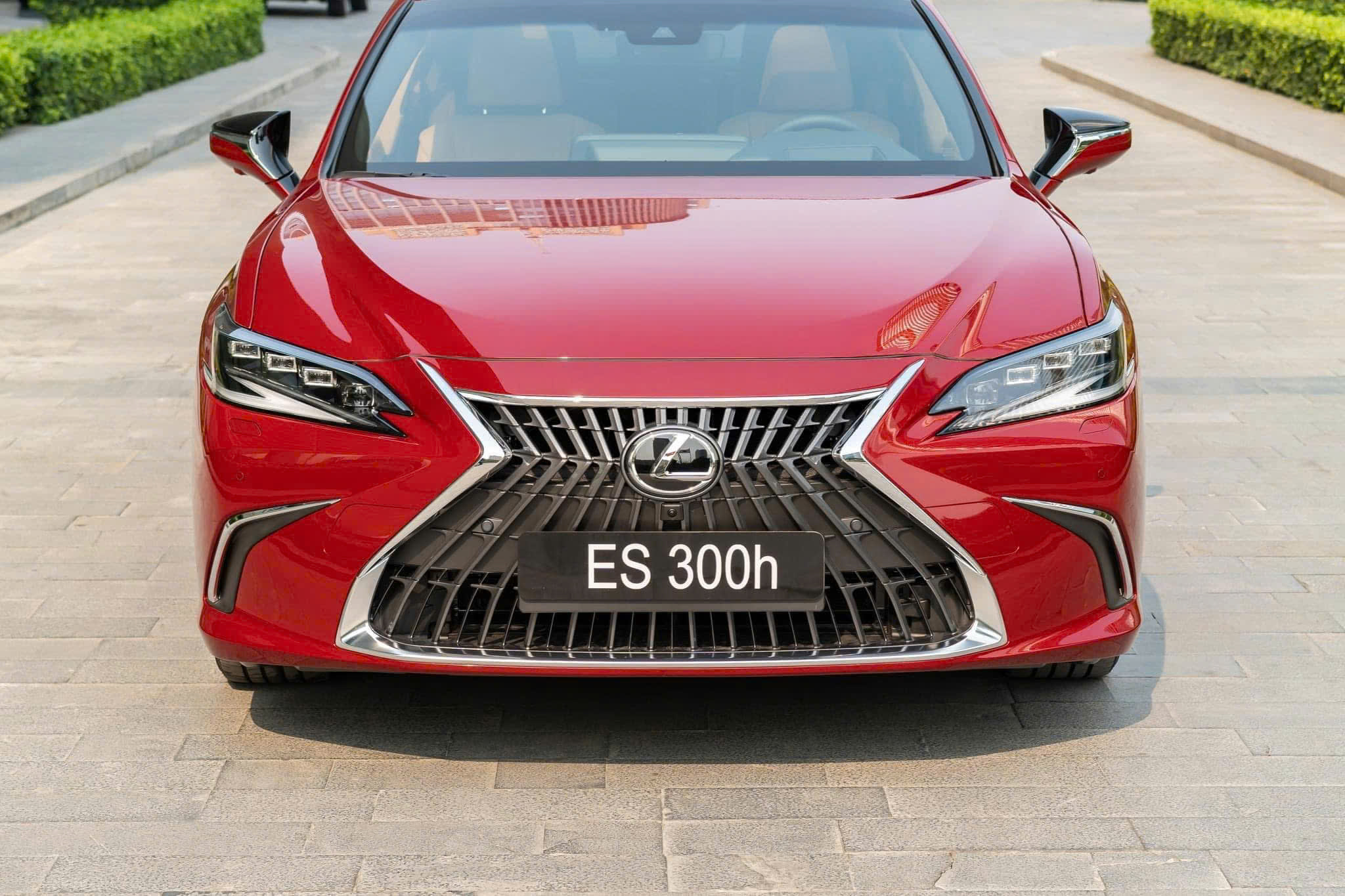 Lexus ES 300h ngay từ khi xuất hiện đã được đánh giá cao