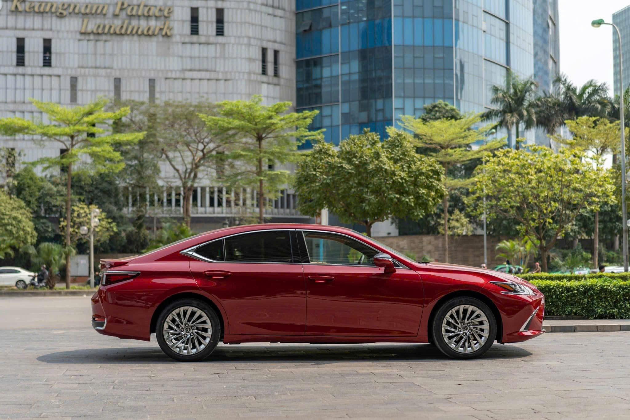 Lexus ES 300H được đánh giá cao hơn so với nhiều dòng xe khác