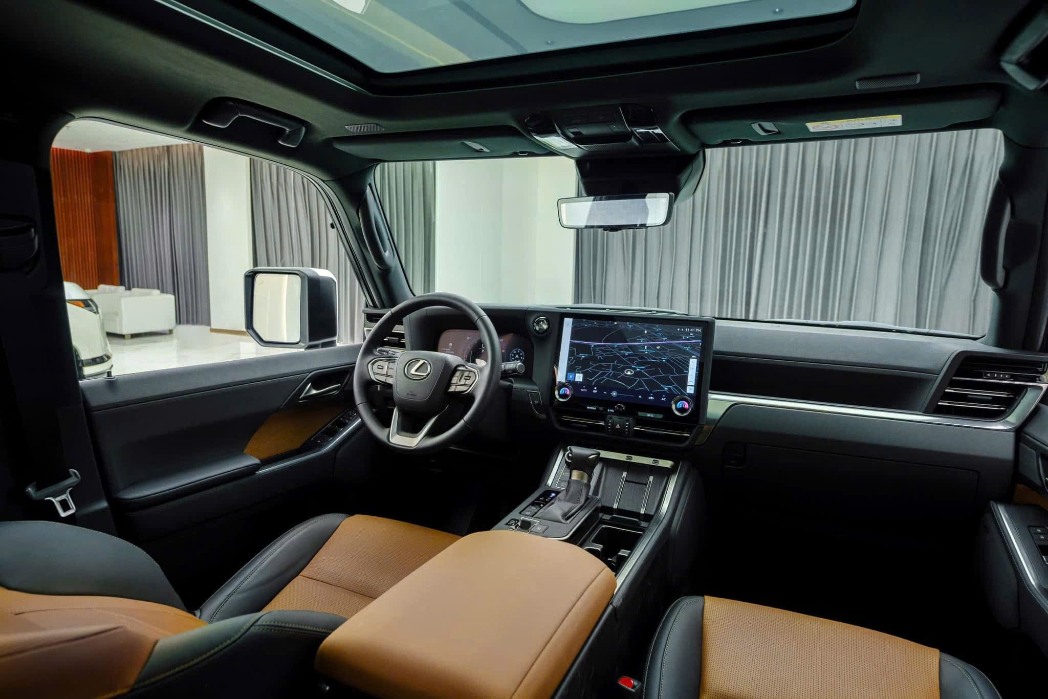 Không gian nội thất rộng rãi trên Lexus GX 550M Không gian nội thất rộng rãi trên Lexus GX 550M