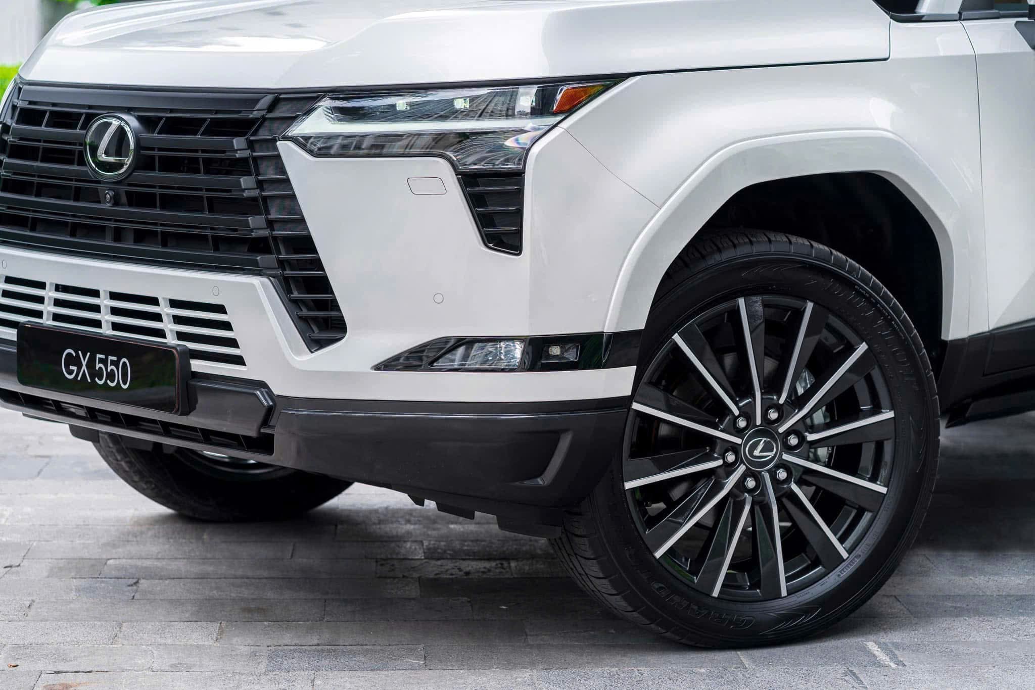 Lexus GX 550M CE sở hữu kích thước vượt trội Lexus GX 550M CE sở hữu kích thước vượt trội