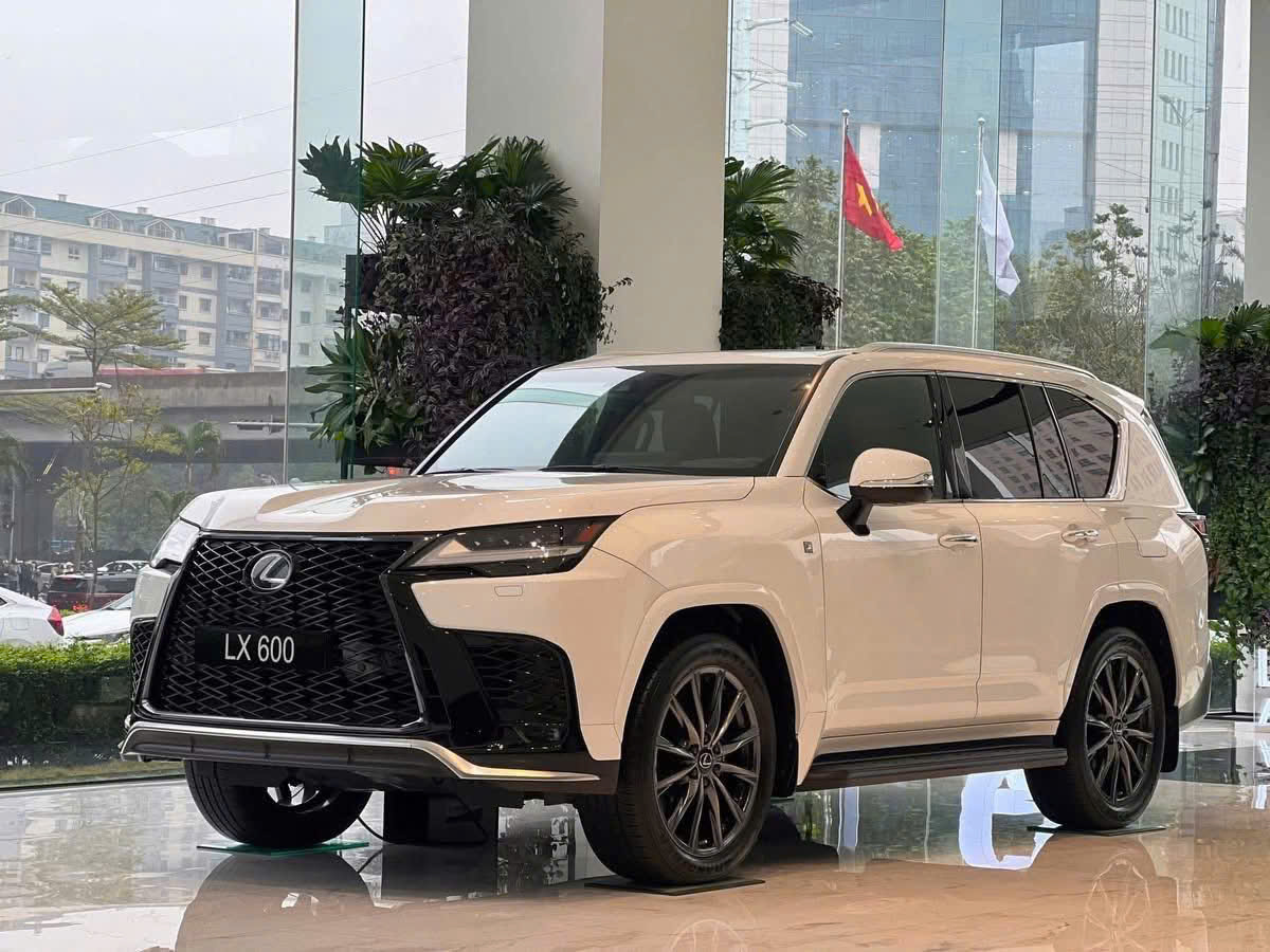 Lexus LX 600 Urban đã trải qua nhiều bài kiểm tra và chứng nhận về an toàn từ các tổ chức uy tín