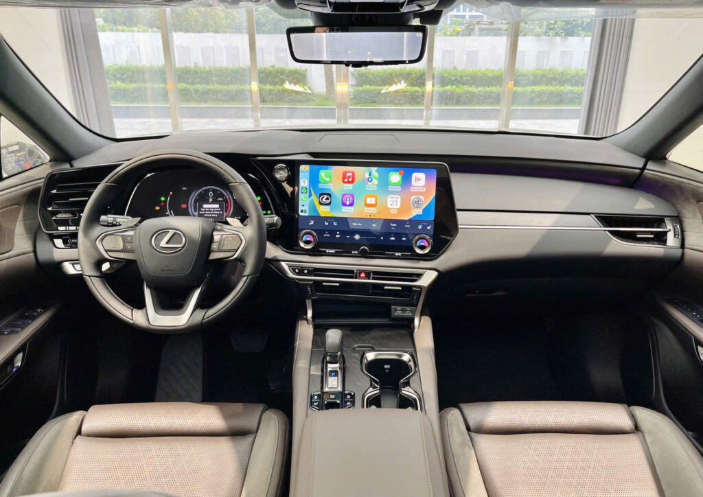Lexus RX 350h Luxury sở hữu khoang lái theo phong cách TAZUNA
